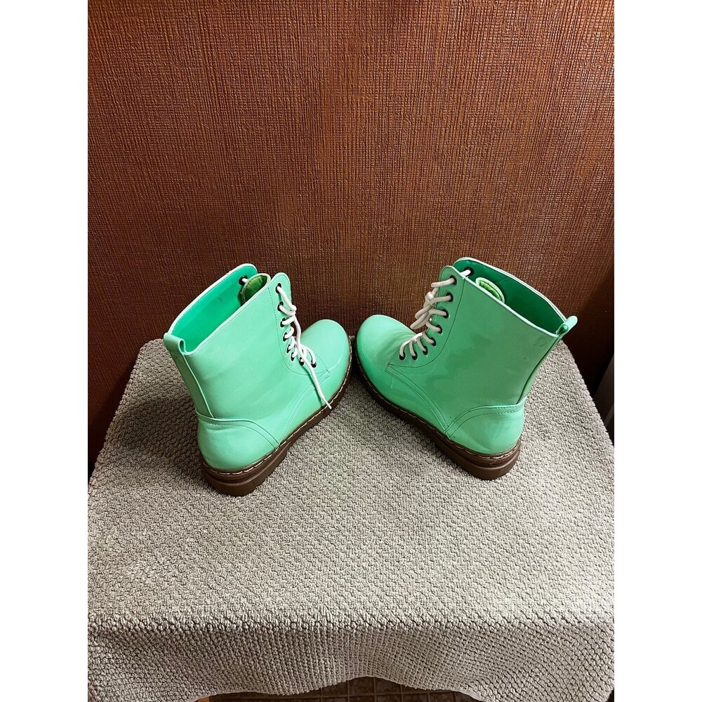 Shoe Dezigns Combat Boot Size 7 PREOWNED BUT NEVER WORN - Picture 3 of 6